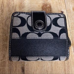 Coach wallet signature C